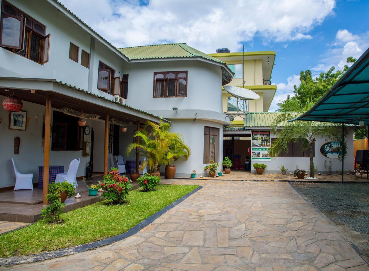 Saadani Tourist Center - Hostel Dar es Salaam Exteriör bild